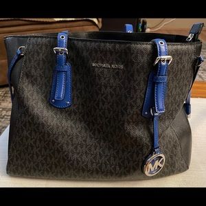 Michael kors voyager tote